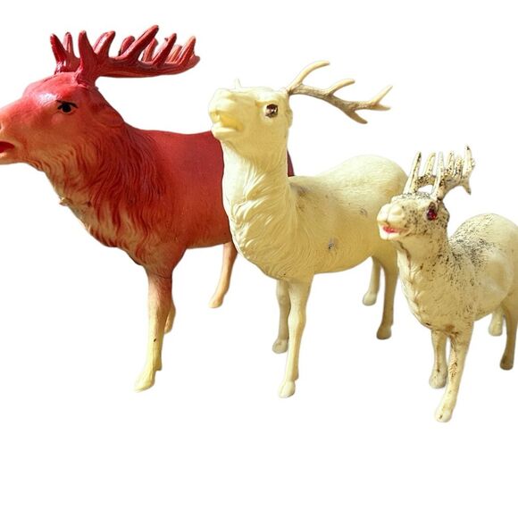 Lot of Vintage Christmas Celluloid Reindeer - Picture 1 of 4